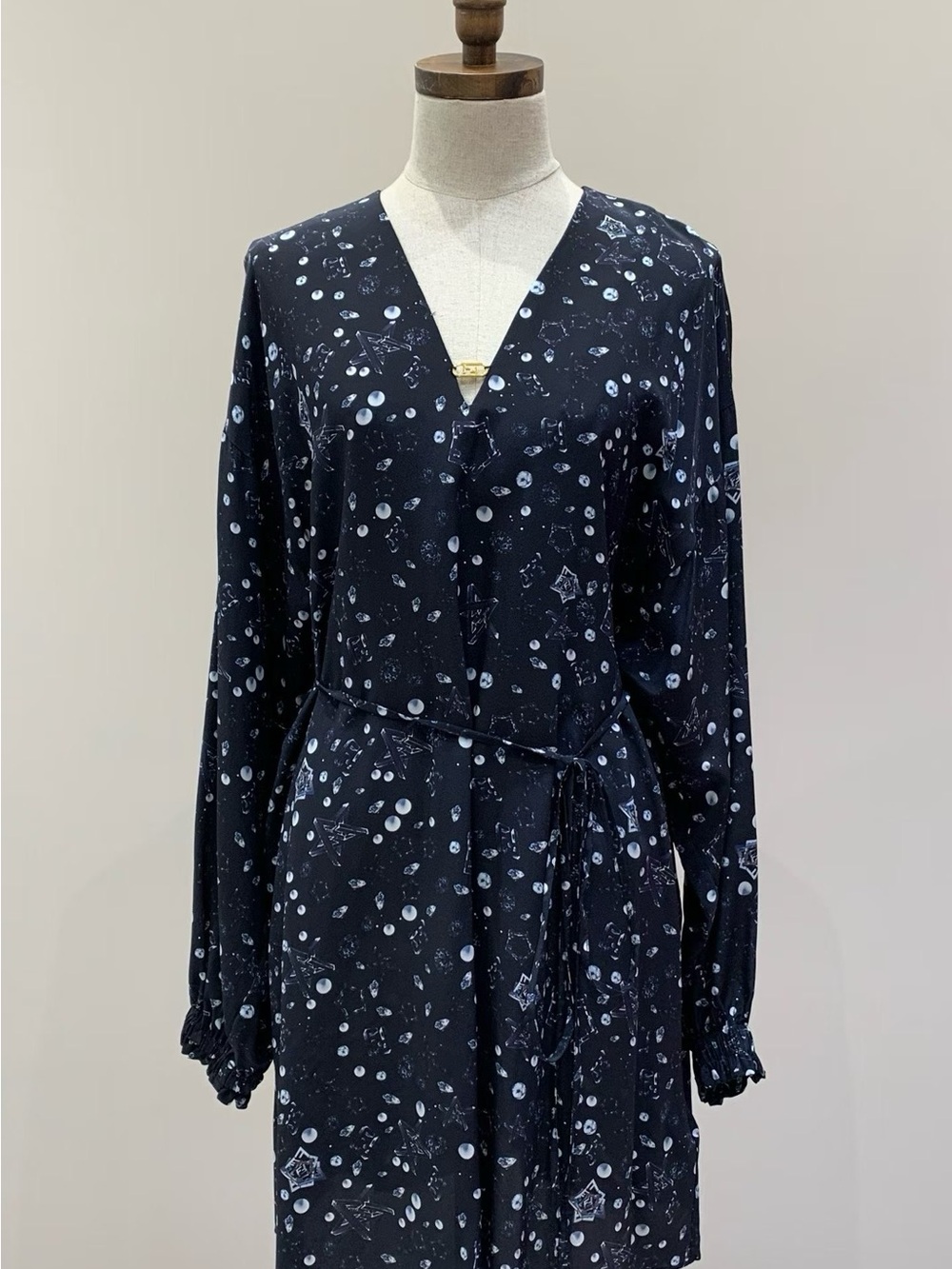 Women’s 100% Silk Dress Size 36 Navy Gem Print Long Sleeve Belted Mini Dress